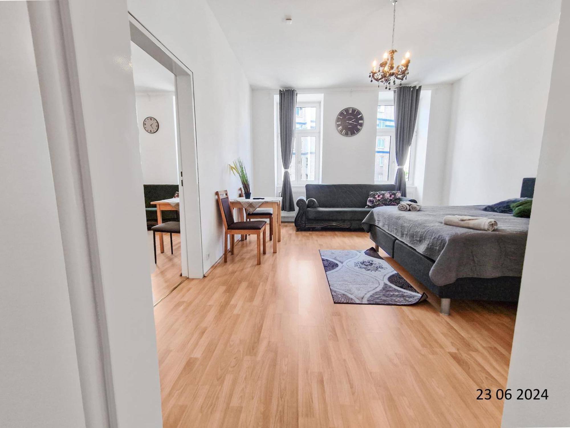 Elegant Three-Bedroom Suite ウィーン エクステリア 写真