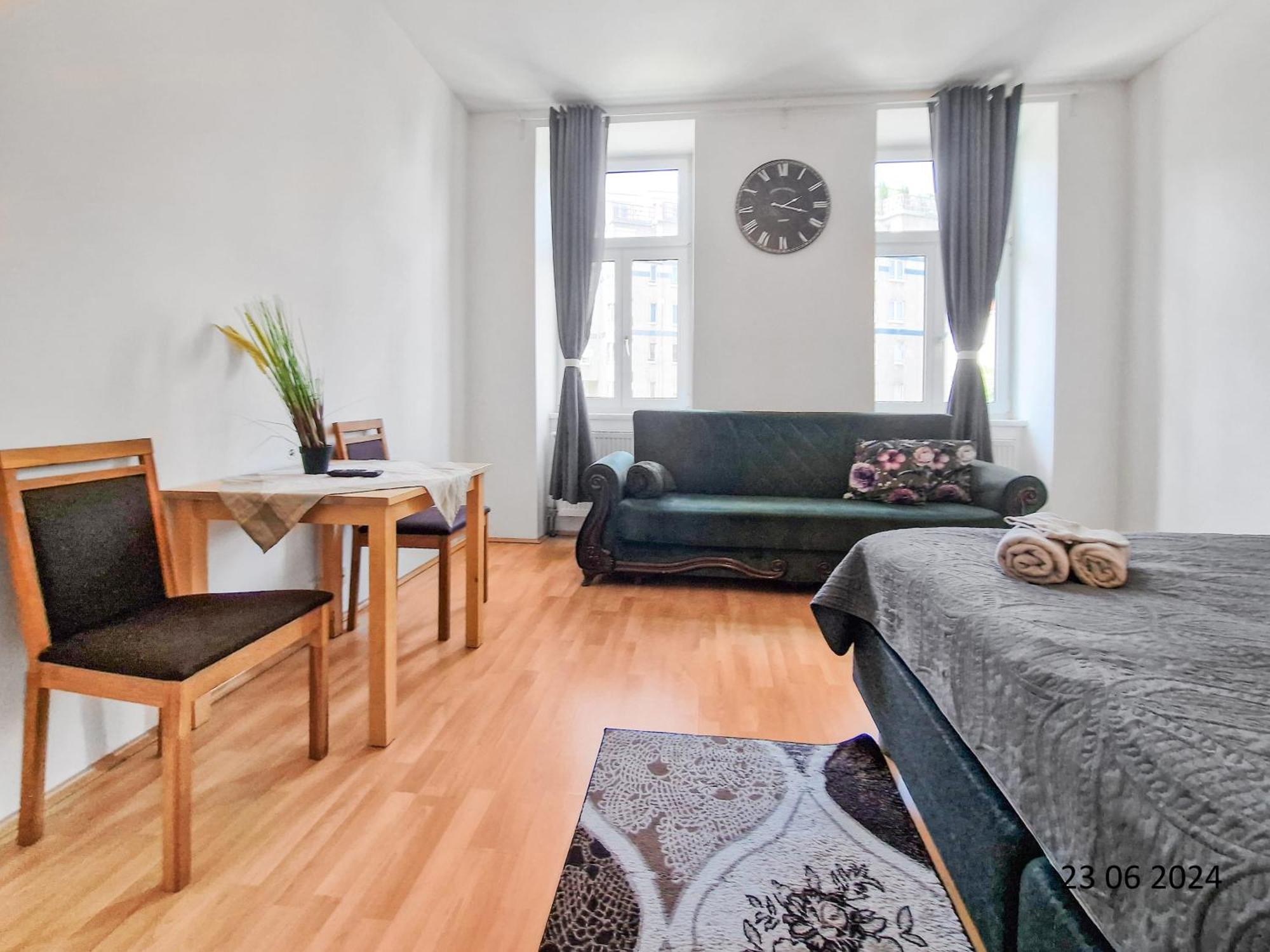 Elegant Three-Bedroom Suite ウィーン エクステリア 写真