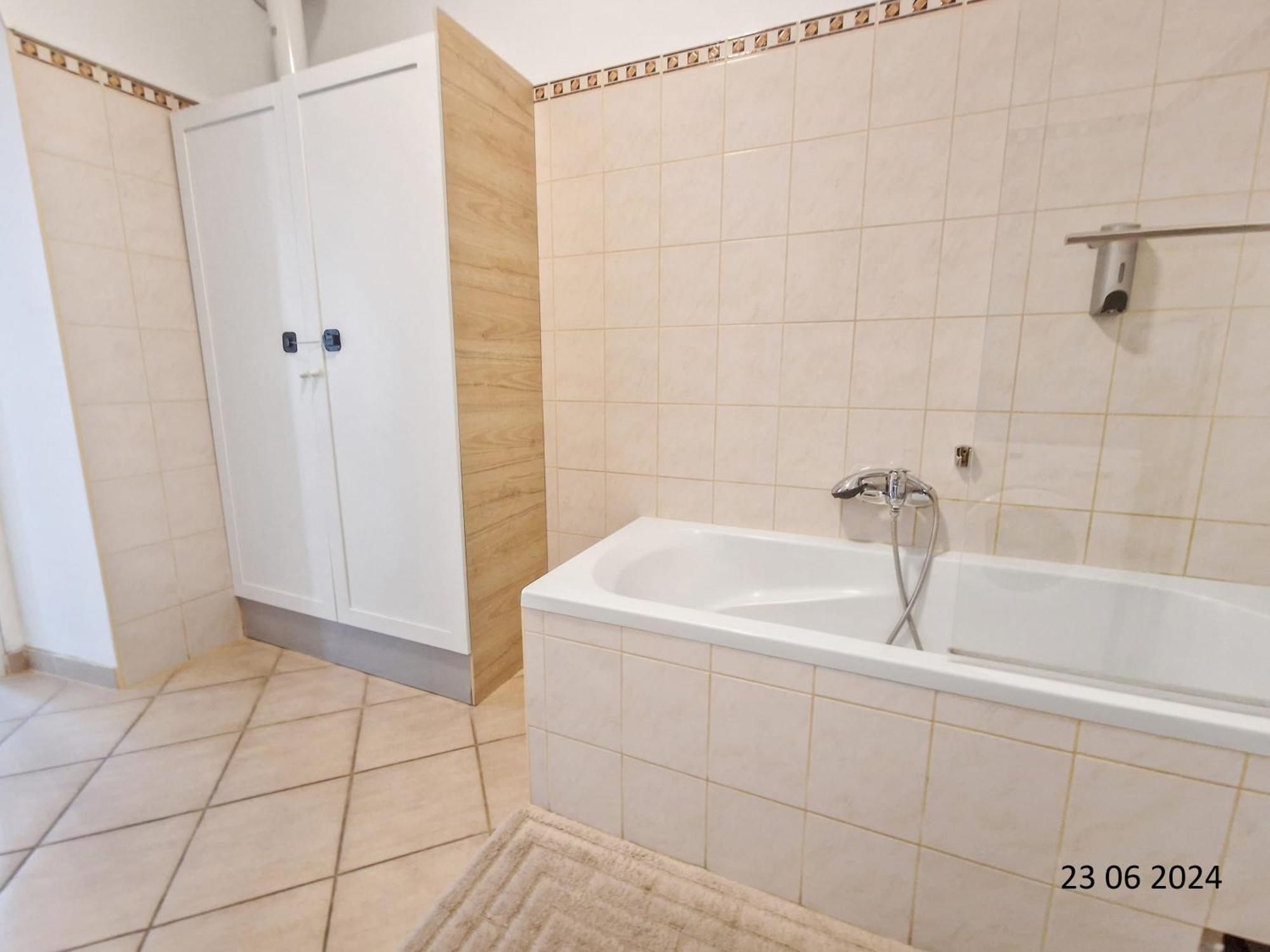 Elegant Three-Bedroom Suite ウィーン エクステリア 写真