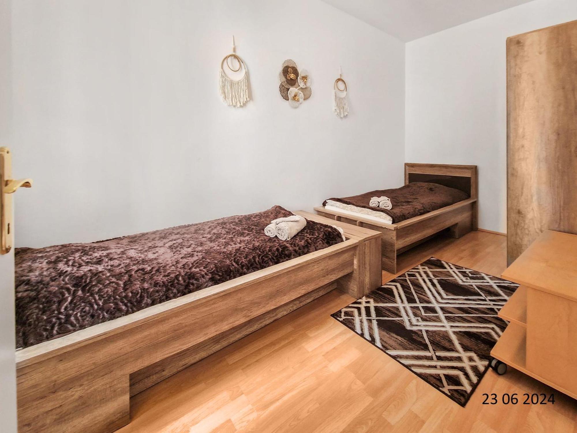 Elegant Three-Bedroom Suite ウィーン エクステリア 写真