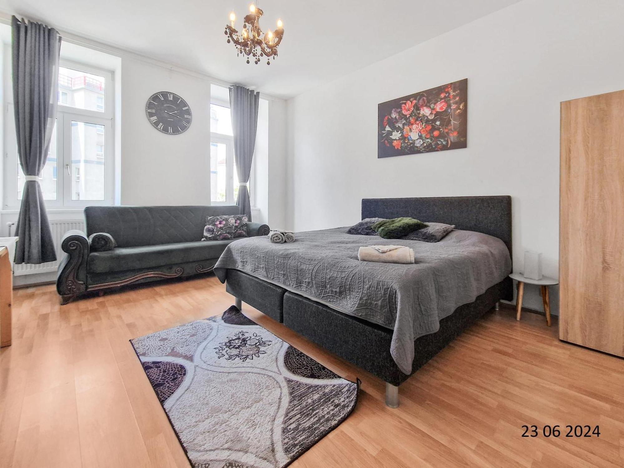 Elegant Three-Bedroom Suite ウィーン エクステリア 写真