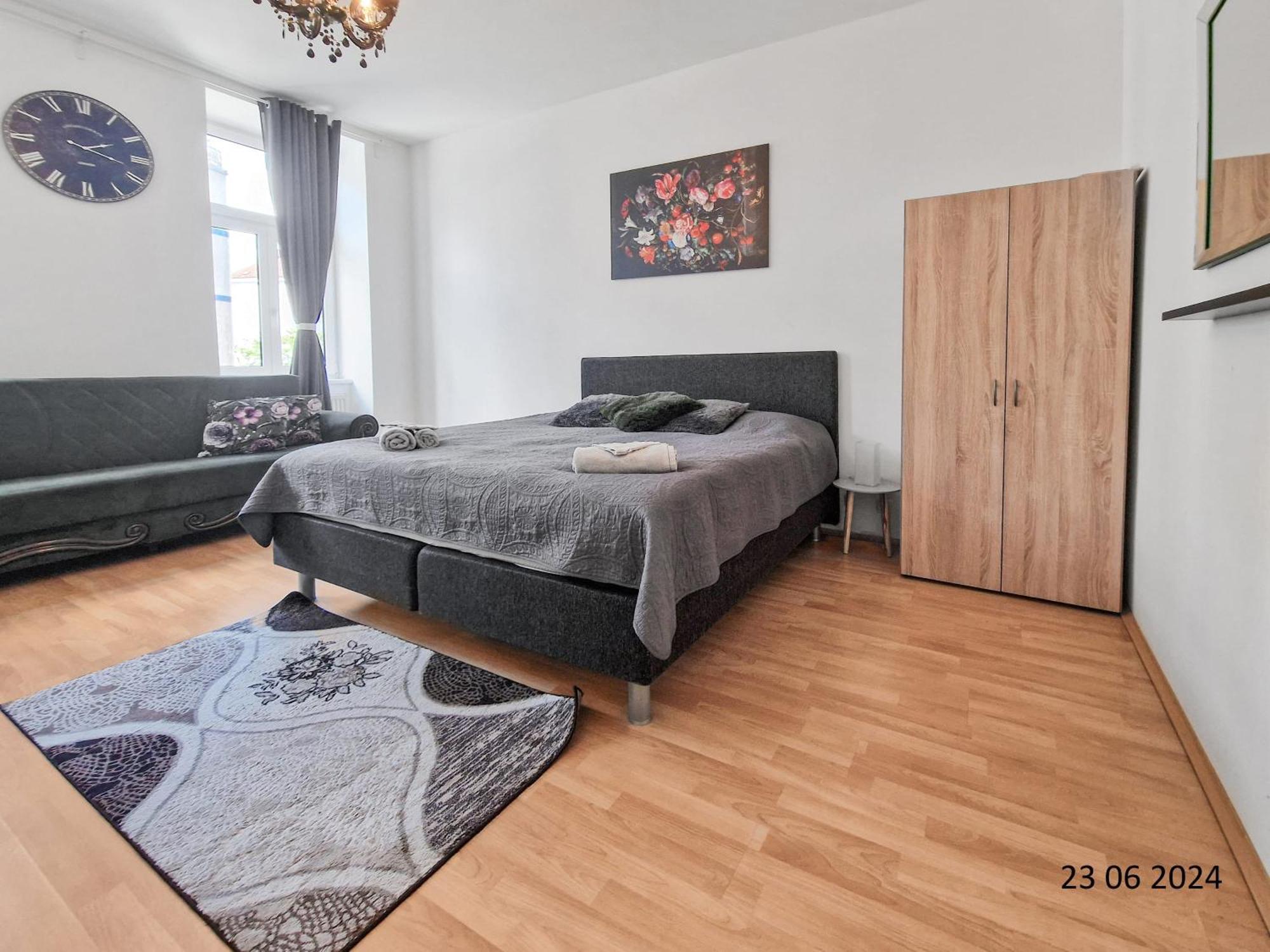 Elegant Three-Bedroom Suite ウィーン エクステリア 写真
